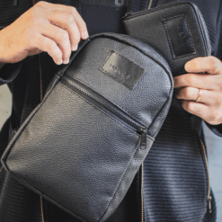 MOCHILA CRUZADA NEGRA - MANRAY