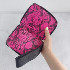 Alternative view of BILLETERA MEDIANA FUCSIA  -PROMO-
