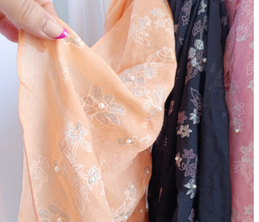 CHALINA ESTAMPADA C/ PERLITAS - Imagen 2