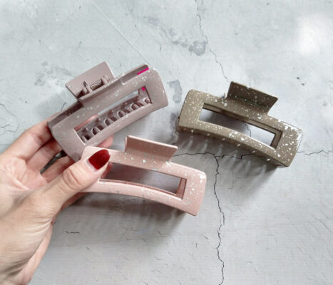 BROCHE PLASTICO GRANDE